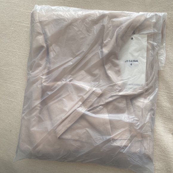 Mura boutique dress - Picture 6 of 6